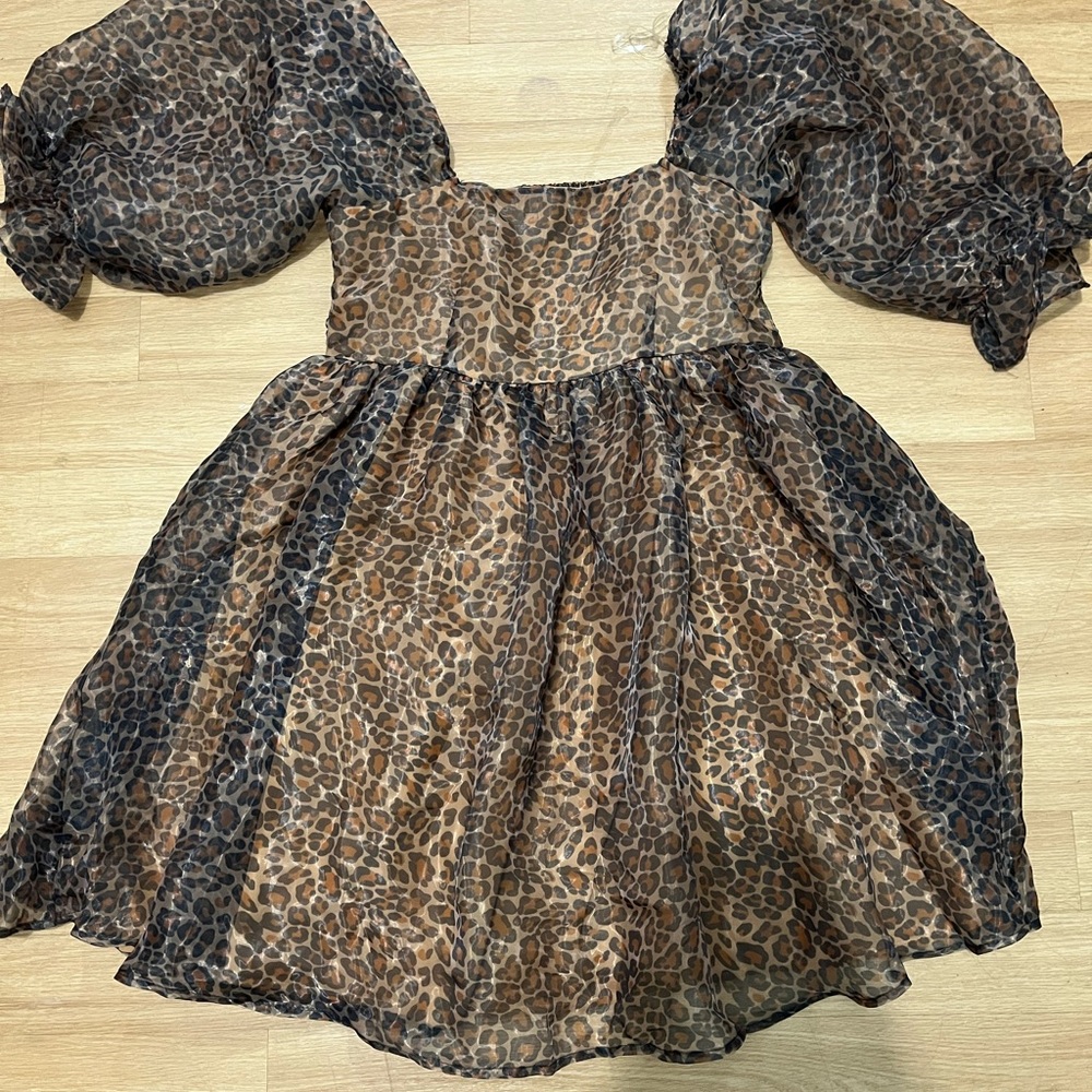Leopard Print Puff Sleeve Dress